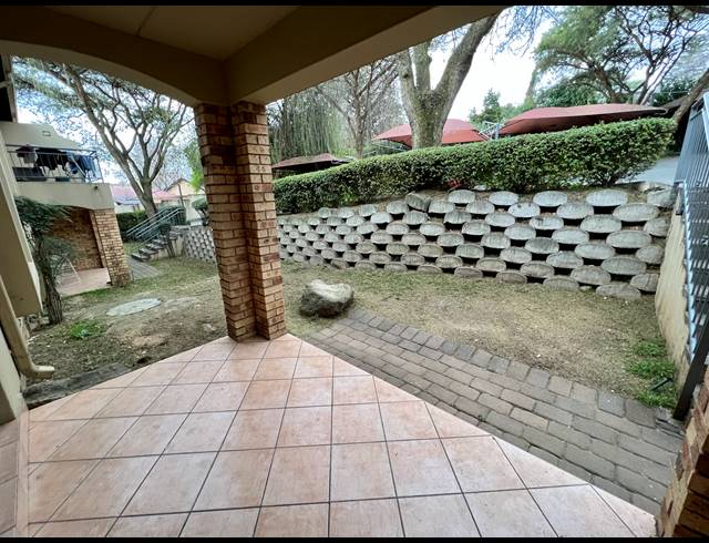 2 BEDROOM APARTMENT RENTED IN BRYANSTON